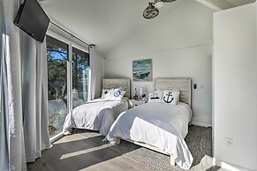 Walk to Harbour Town: Airy Treehouse w/ Bikes