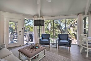 Walk to Harbour Town: Airy Treehouse w/ Bikes