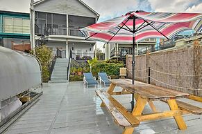 Waterfront Lake Conroe Getaway w/ Multiple Decks!