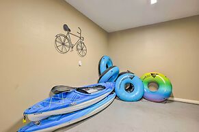 Waterfront Lake Conroe Getaway w/ Multiple Decks!