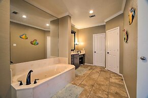 Waterfront Lake Conroe Getaway w/ Multiple Decks!