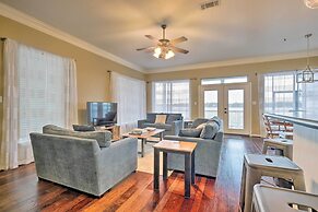 Waterfront Lake Conroe Getaway w/ Multiple Decks!