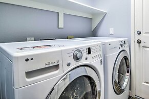 Private Patio, Gas Grill: Stylish Phoenix Home!