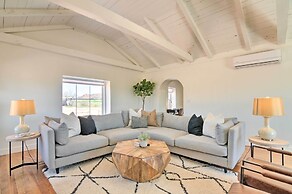 Modern Ranch House w/ Fire Pit & Valley Views