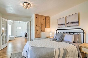 Modern Ranch House w/ Fire Pit & Valley Views