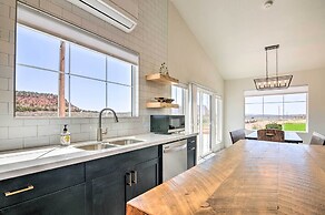 Modern Ranch House w/ Fire Pit & Valley Views