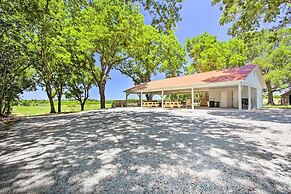 Stylish Lake o' the Cherokees Cabin w/ Patio!