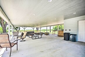 Stylish Lake o' the Cherokees Cabin w/ Patio!