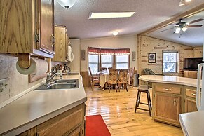 Cozy Crosby Cabin Near Serpent Lake + Main St