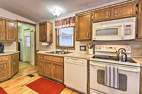 Cozy Crosby Cabin Near Serpent Lake + Main St