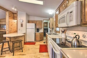 Cozy Crosby Cabin Near Serpent Lake + Main St