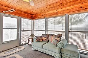 Cozy Crosby Cabin Near Serpent Lake + Main St