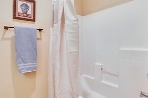 Bright Phoenix Condo - 3 Mi to State Farm Stadium!