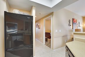 Bright Phoenix Condo - 3 Mi to State Farm Stadium!
