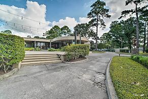 Lake Conroe Luxury Golf Condo: Dining and Boating!