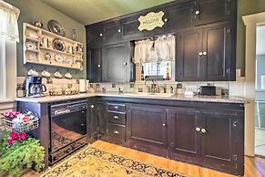 Charming Home in Downtown Nampa w/ Patio + Yard!