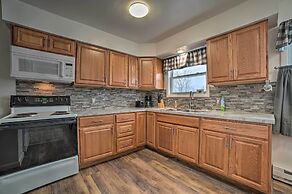 Cozy Houghton Lake Heights Cottage w/ Private Yard