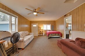 Cozy Houghton Lake Heights Cottage w/ Private Yard