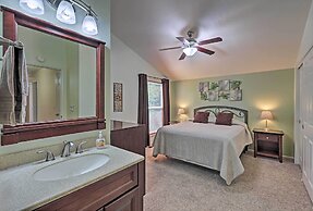 Flagstaff Townhome w/ Deck: Easy Access Downtown!