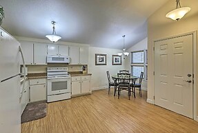Flagstaff Townhome w/ Deck: Easy Access Downtown!
