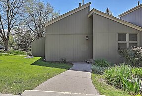 Flagstaff Townhome w/ Deck: Easy Access Downtown!