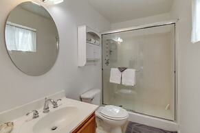 Near Golf & Hiking: Updated Country Club Cabin!