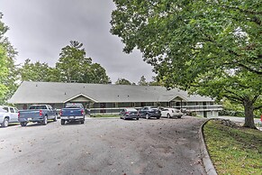 Pigeon Forge Condo w/ Balcony: 5 Mi to Attractions