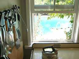 Charming Culver City Cottage w/ Shared Pool+garden