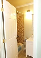 Charming Culver City Cottage w/ Shared Pool+garden