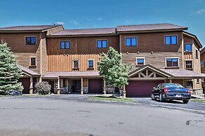 Southwind Seven Springs Home on Ski Slopes!