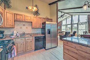 Flagstaff Townhome - Walk to Country Club & Pools!