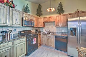 Flagstaff Townhome - Walk to Country Club & Pools!