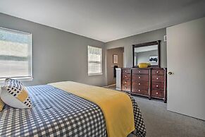 Modern Townhome w/ Fireplace: Near Stoll Park