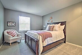 Modern Townhome w/ Fireplace: Near Stoll Park