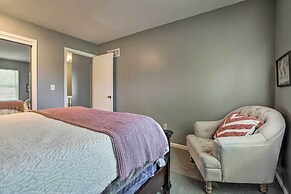 Modern Townhome w/ Fireplace: Near Stoll Park