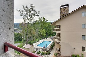 Bear-sighting Condo: Walk to Downtown Gatlinburg!