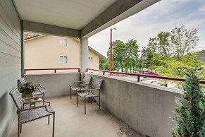 Bear-sighting Condo: Walk to Downtown Gatlinburg!