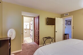 Bear-sighting Condo: Walk to Downtown Gatlinburg!