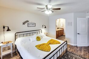 Bullhead City Oasis w/ Fire Pit + Mtn View!