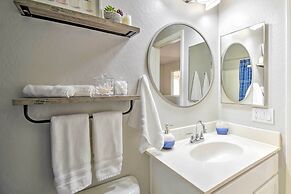 Avondale Oasis w/ Pool: 5 Mi to State Farm Stadium