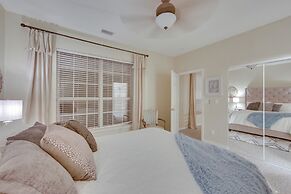 Lovely Hawkins Home w/ Patio & Hangar Garage!