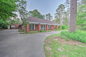 Lovely Hawkins Home w/ Patio & Hangar Garage!