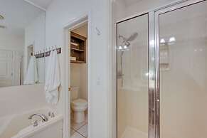 Lovely Hawkins Home w/ Patio & Hangar Garage!