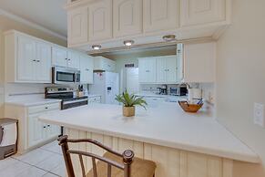 Lovely Hawkins Home w/ Patio & Hangar Garage!