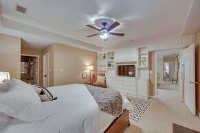 Lovely Hawkins Home w/ Patio & Hangar Garage!