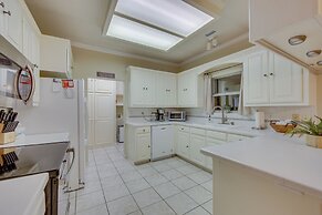 Lovely Hawkins Home w/ Patio & Hangar Garage!