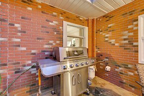 Lovely Hawkins Home w/ Patio & Hangar Garage!