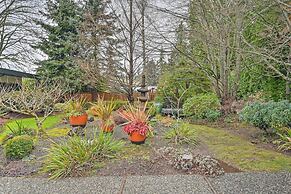 Edmonds Apartment With Private Wine Cellar!