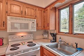 7 Mi to Big Boulder Mountain: Poconos Escape!