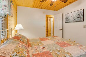 Scenic Murphy Escape With Hot Tub & Fire Pit!